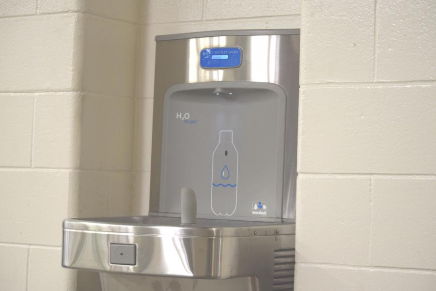 Refillable water station