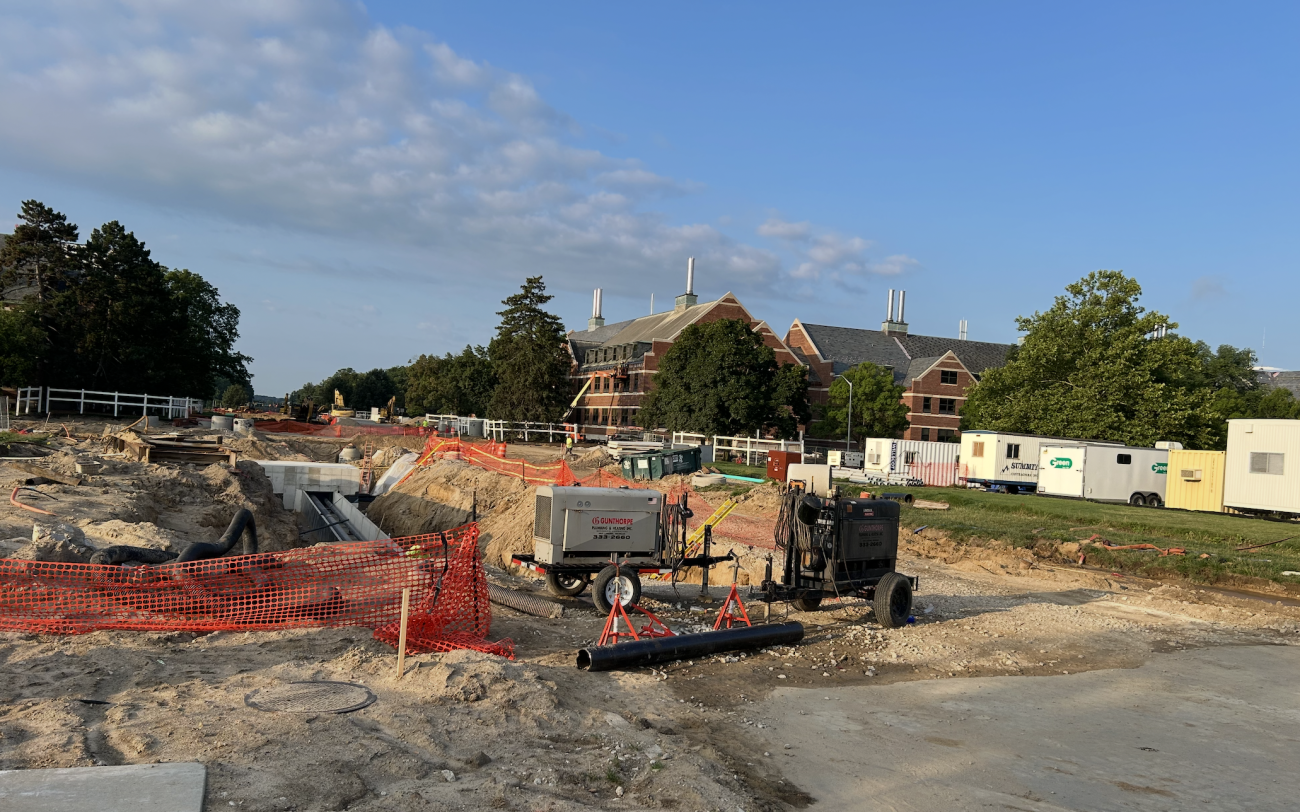 Construction image with orange fence