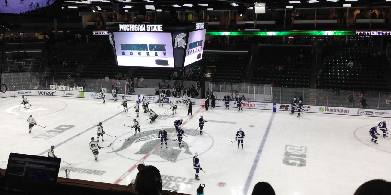 photo of hockey game in progress at munn ice arena
